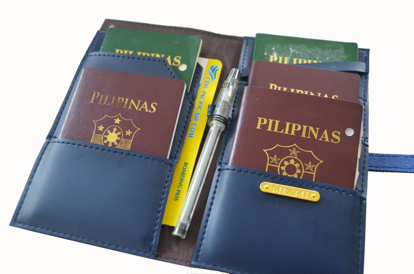 MIXMI Travis Passport Wallet