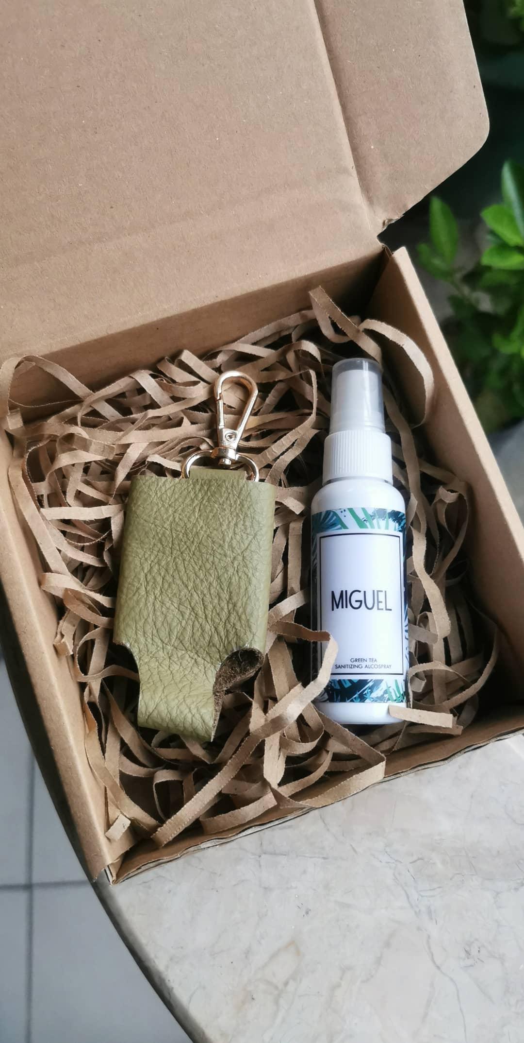 Mixmi Leather Alcospray Holder (Apple)
