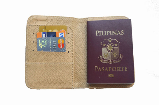 MIXMI CLASSIC PASSPORT WALLET (SNAKESKIN BEIGE)