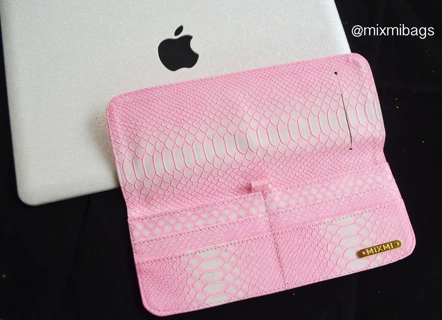 MIXMI LONG CHECKBOOK WALLET (SNAKESKIN COTTON CANDY PINK)