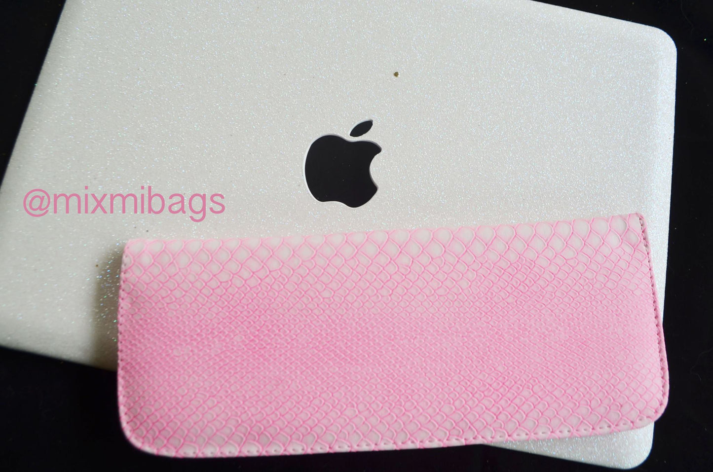 MIXMI LONG CHECKBOOK WALLET (SNAKESKIN COTTON CANDY PINK)