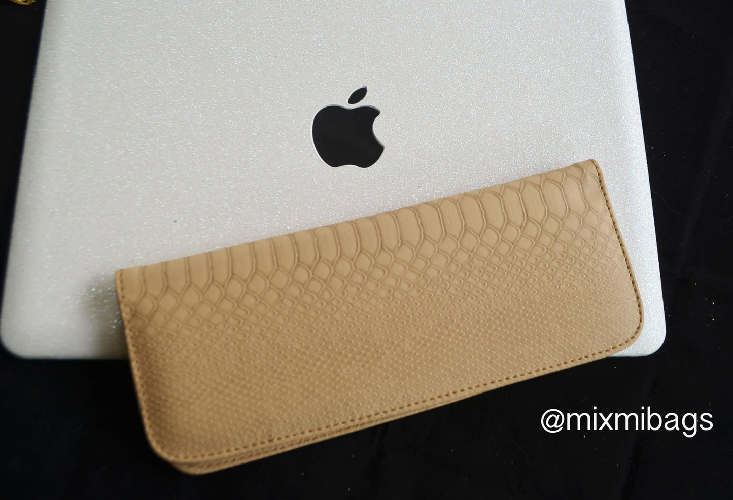 MIXMI LONG CHECKBOOK WALLET (BEIGE SNAKESKIN)