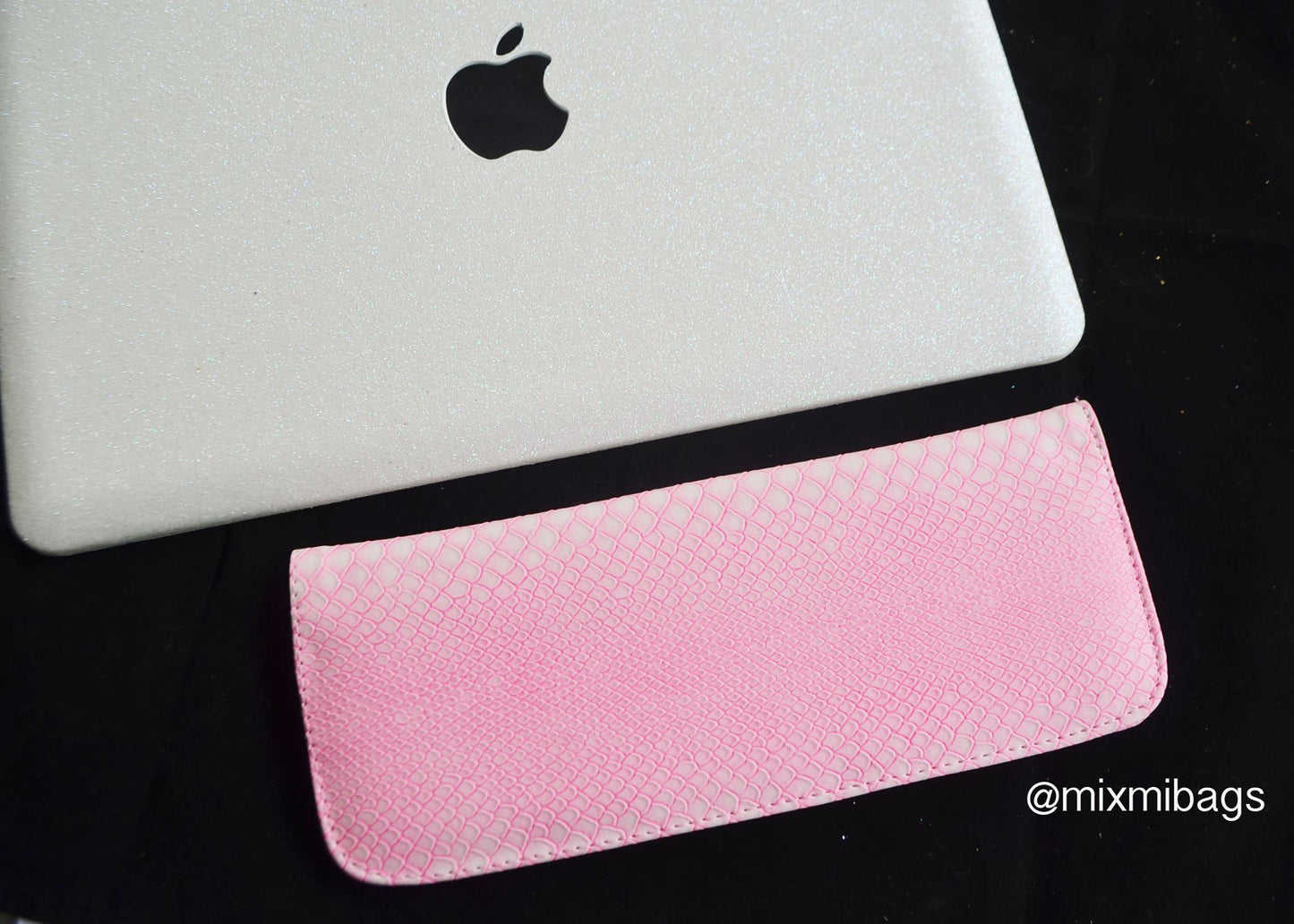MIXMI LONG CHECKBOOK WALLET (SNAKESKIN COTTON CANDY PINK)