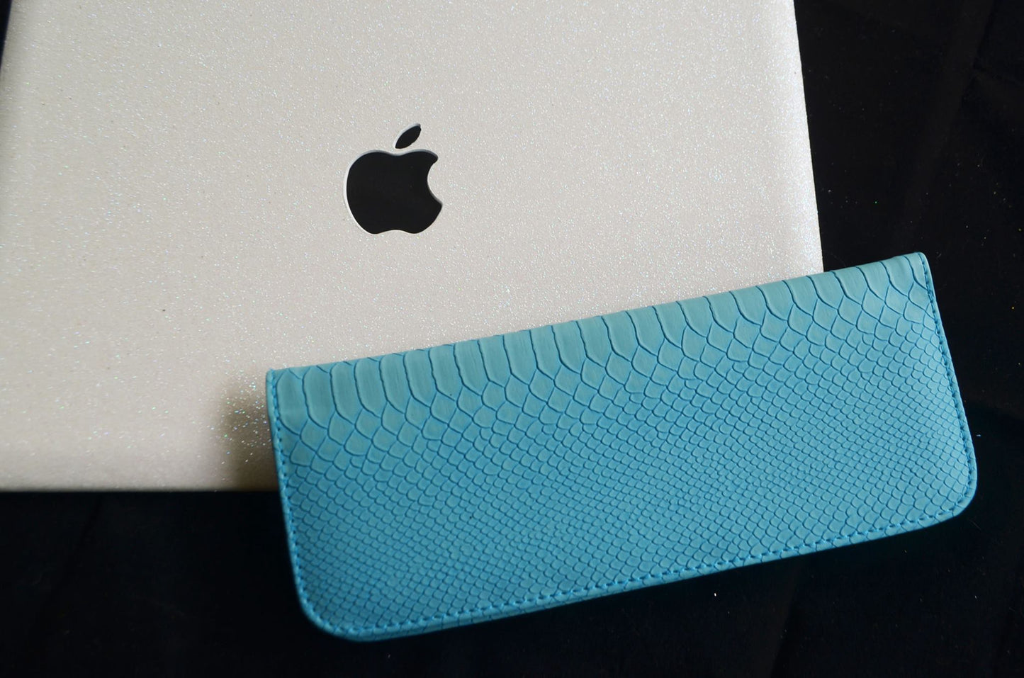 MIXMI LONG CHECKBOOK WALLET (MINT BLUE SNAKESKIN)