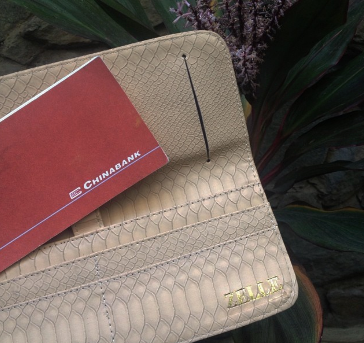 MIXMI LONG CHECKBOOK WALLET (BEIGE SNAKESKIN)