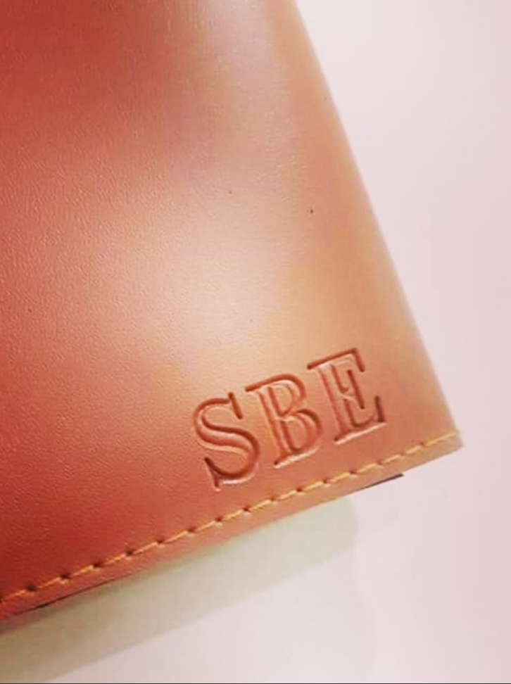 MIXMI SINGLE CHECKBOOK WALLET (TAN)